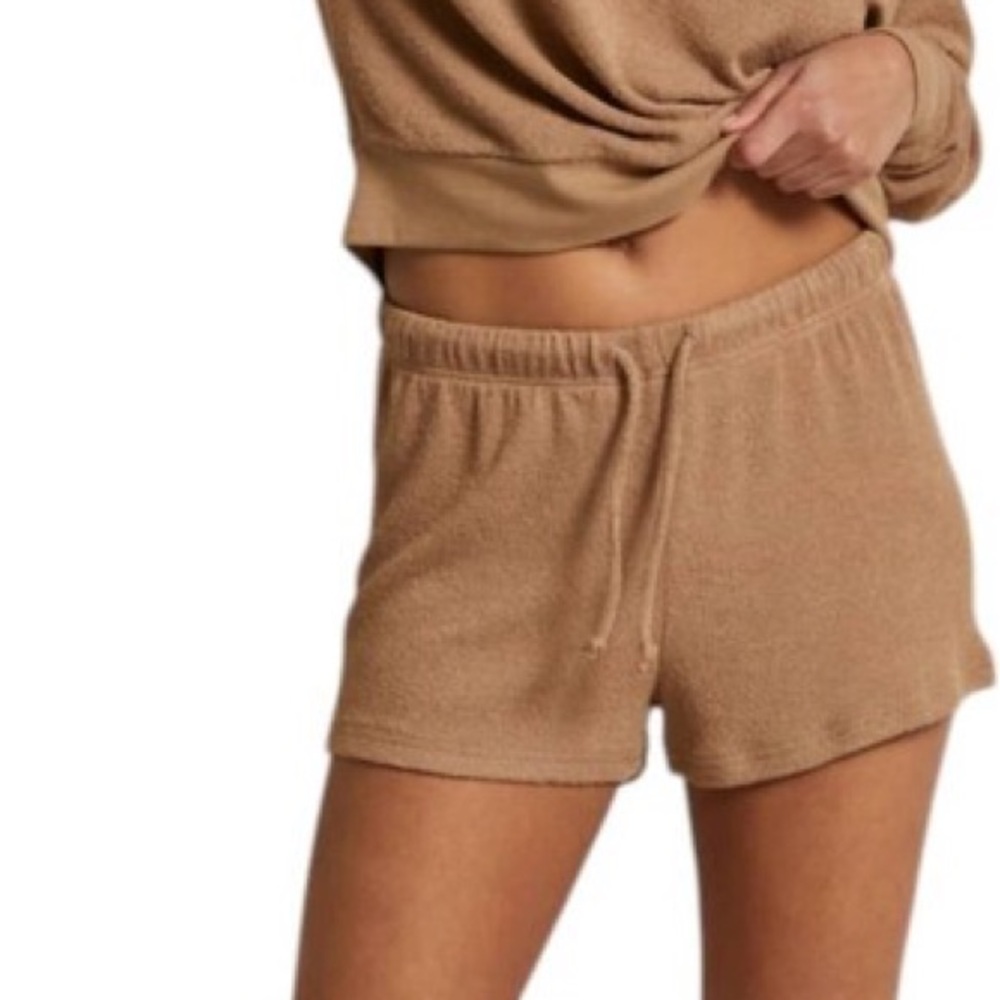 Perfectwhitetee Clapton Boucle Shorts, Walnut
